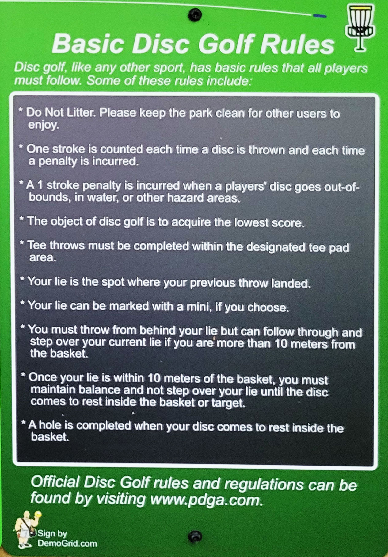 Basic disc golf rules sign